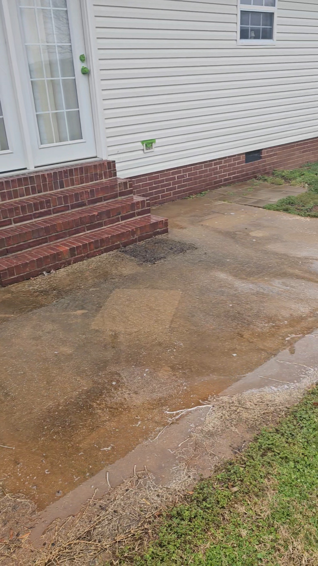 Algea Covered Patio and Sidewalk Cleaning in Lawrenceburg, TN