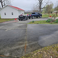 Concrete-Cleaning-Driveway-Pressure-Washing-in-Loretto-TN 1
