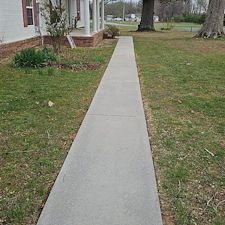 Concrete-Cleaning-Driveway-Pressure-Washing-in-Loretto-TN 2