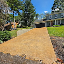Concrete-Driveway-Cleaning-in-Lawrenceburg-TN 2
