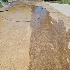 Concrete-Driveway-Cleaning-in-Lawrenceburg-TN 0