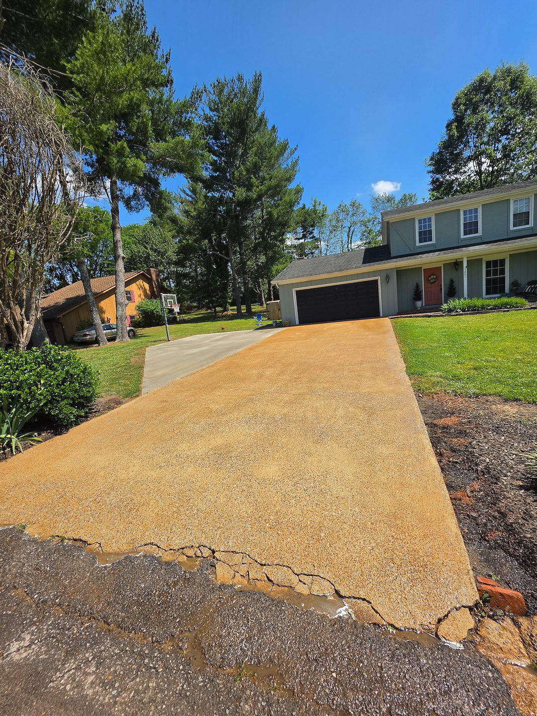 Concrete Driveway Pressure Washing  in Lawrenceburg, TN – Restoring Curb Appeal