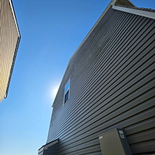 House-Softwash-Driveway-Pressure-Washing-Trex-Deck-Cleaning-in-Columbia-TN 5