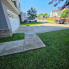 House-Softwash-Driveway-Pressure-Washing-Trex-Deck-Cleaning-in-Columbia-TN 3