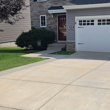 House-Softwash-Driveway-Pressure-Washing-Trex-Deck-Cleaning-in-Columbia-TN 0