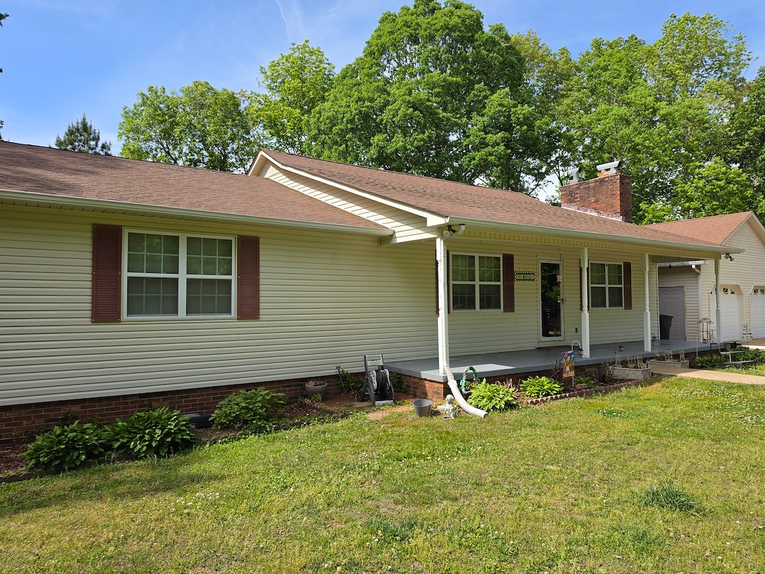 Professional Softwash, Gutter Brightening, and Concrete Cleaning in Loretto, TN