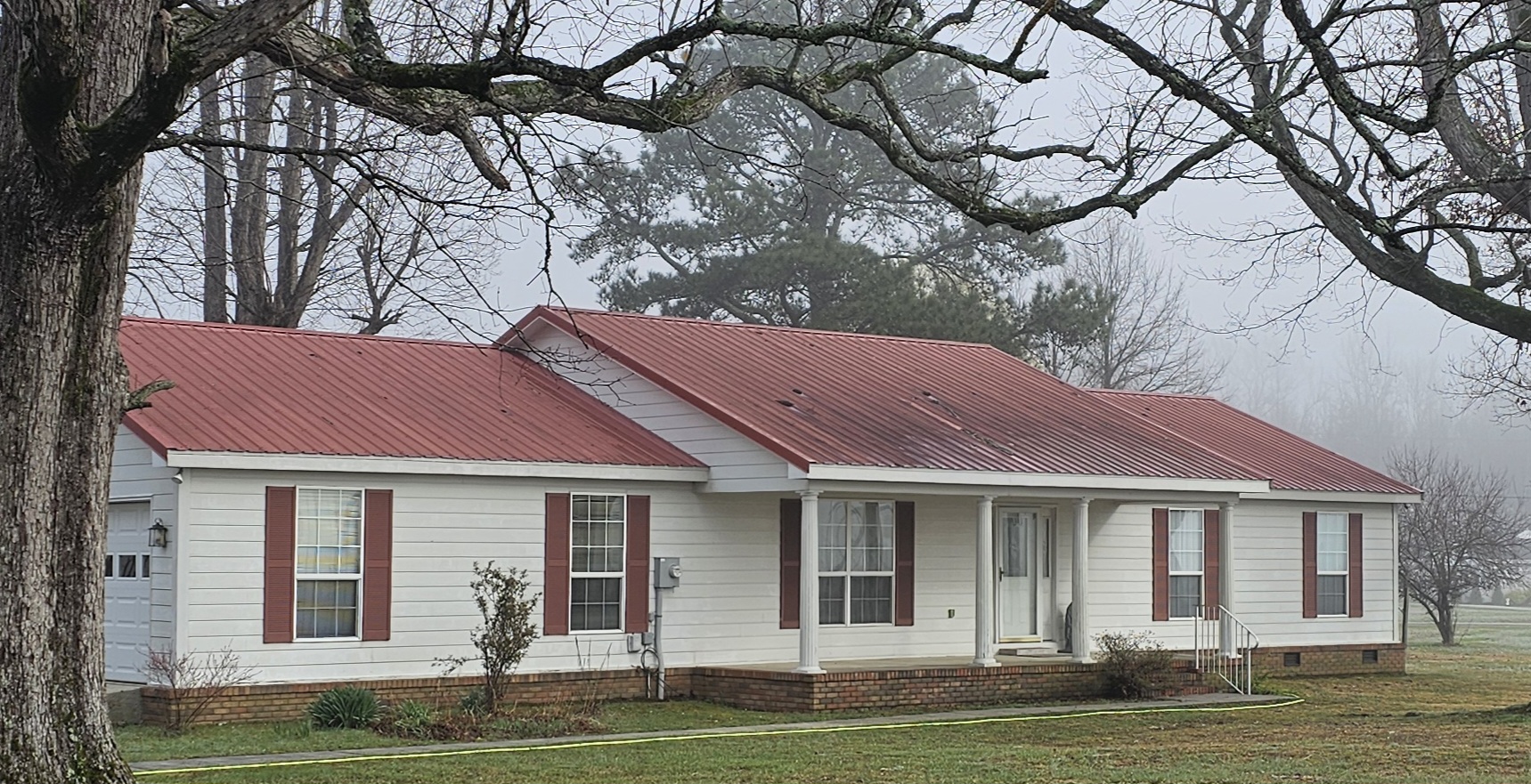 Red Metal Roof Softwash in Loretto, TN –  Thumbnail