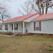 Red-Metal-Roof-Softwash-in-Loretto-TN- 0