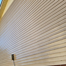 Top-Quality-Housewash-Performed-in-Columbia-TN 3